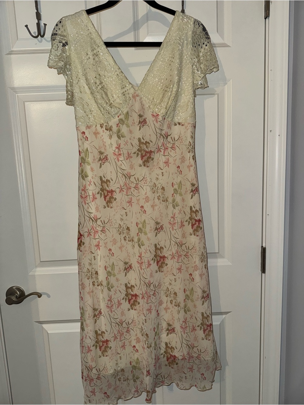 Believe Lace-Trim Floral Slip Dress in Ivory and Pink size 8